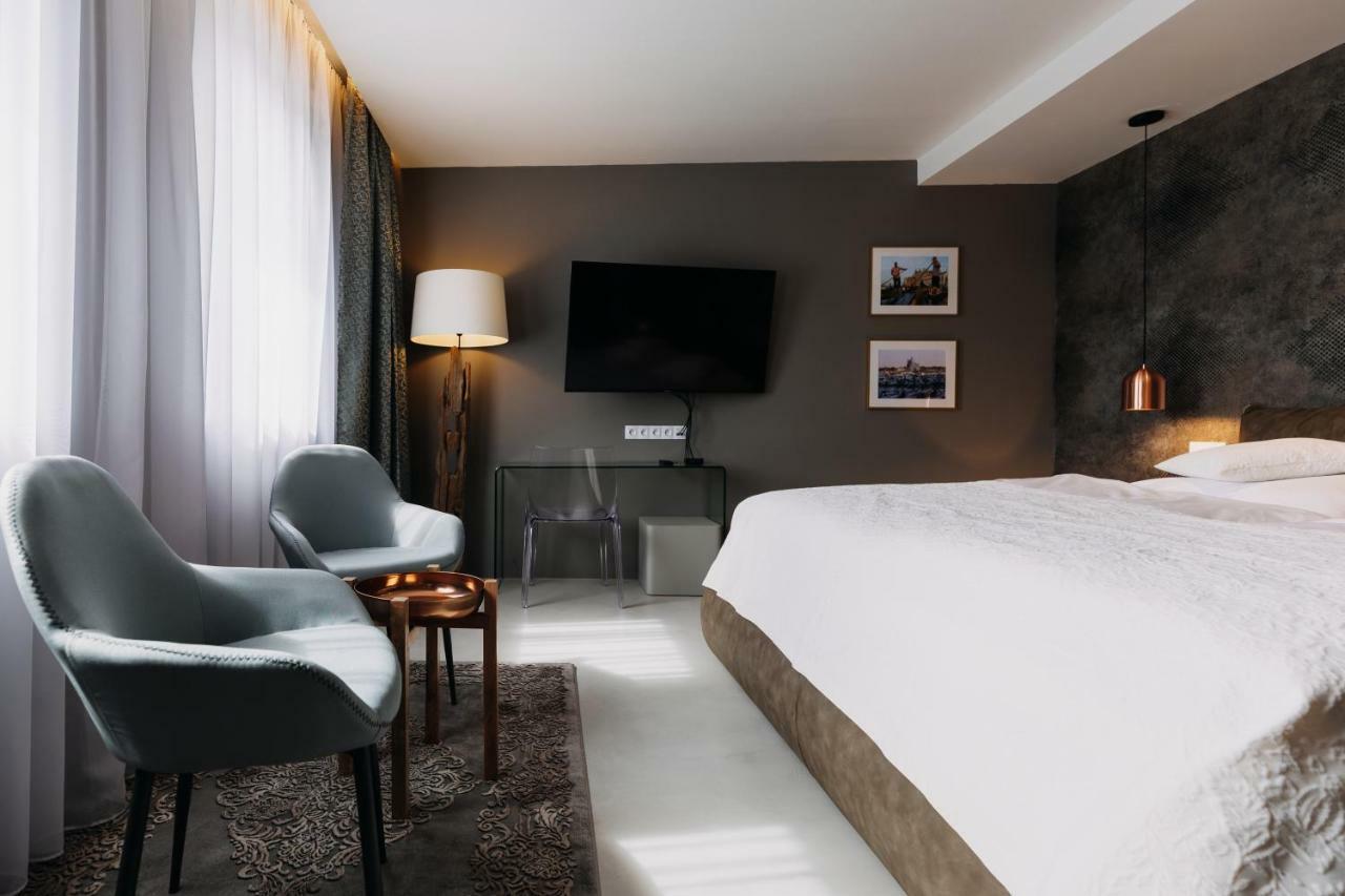 VILLA BRICOLA - Boutique Apartments Karlovy Vary Extérieur photo