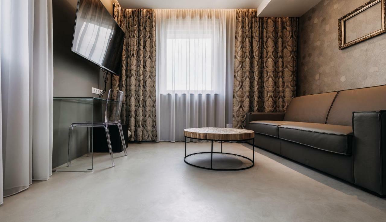 VILLA BRICOLA - Boutique Apartments Karlovy Vary Extérieur photo