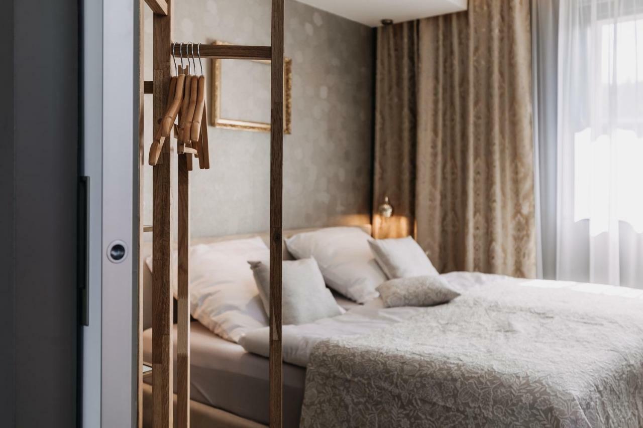 VILLA BRICOLA - Boutique Apartments Karlovy Vary Extérieur photo